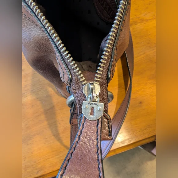 Fossil Purse Cross Body - Picture 8 of 14